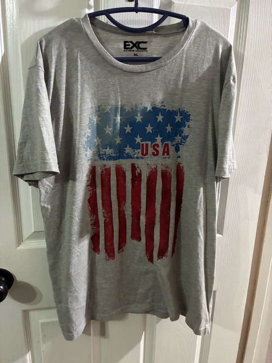 None Other - Men’s XL American Flag Graphic Tee